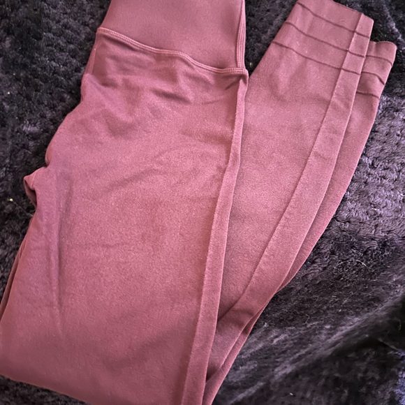 Fabletics, purple leggings - Picture 2 of 3